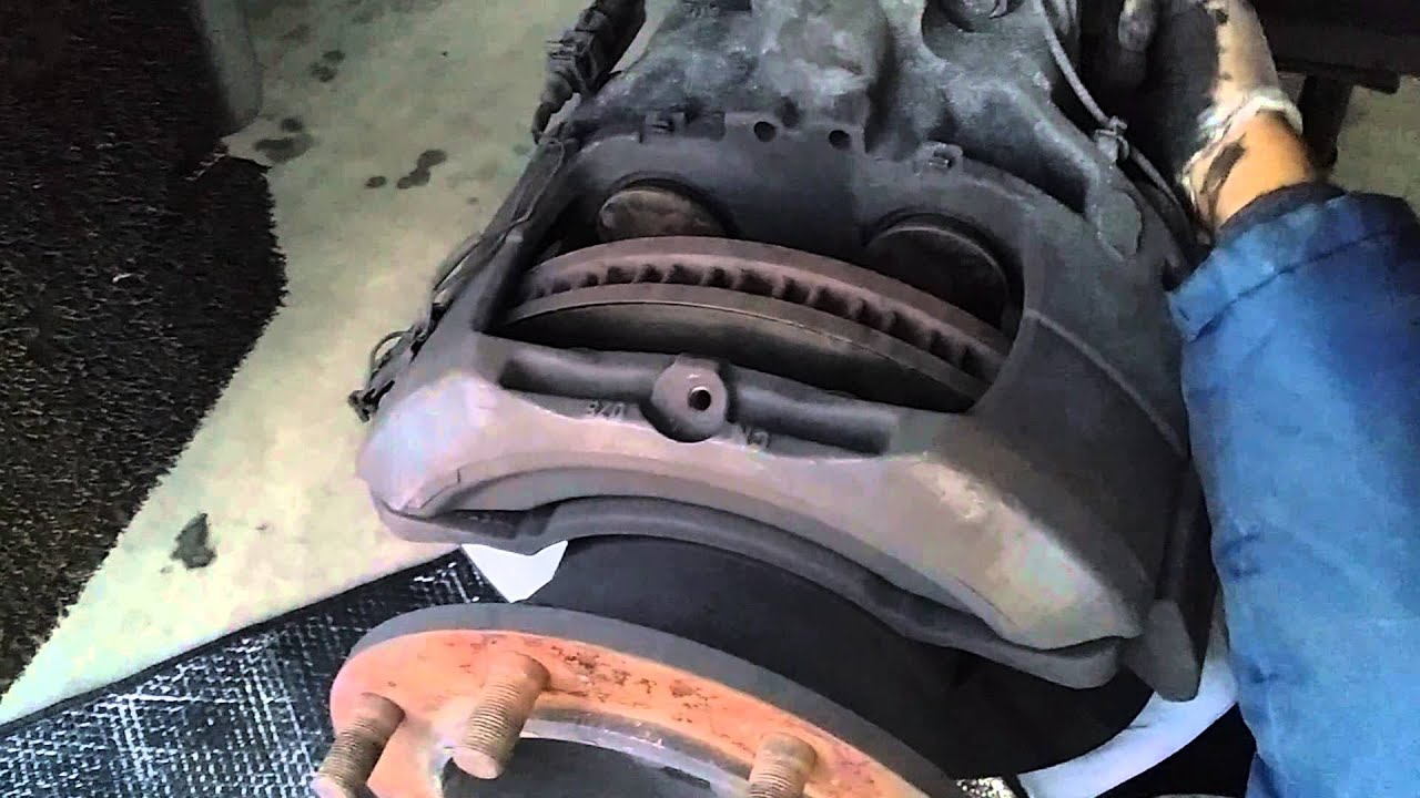 Como cambiar pastilla de freno Renault Midlun 220