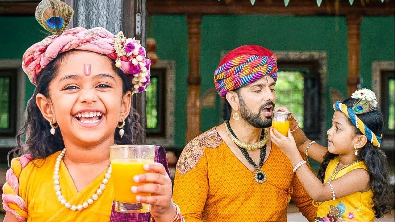 कृष्ण ने अपने हाथ से पिलाया अपने पिता को रस ! || Yashomati Maiyaa Ke Nandlala ||