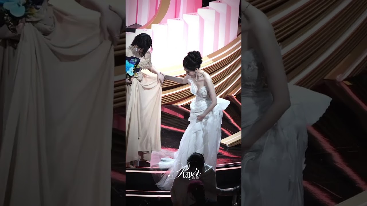 Behind your back, I softly whisper a few lines,💘 #jingtian #景甜