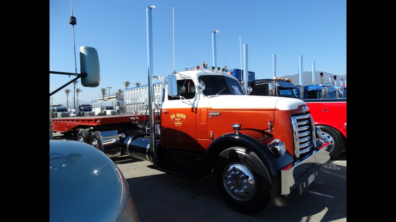 De Boer Dairy & Farming's 1950 GMC 930 At Truckin' For Kids 2016