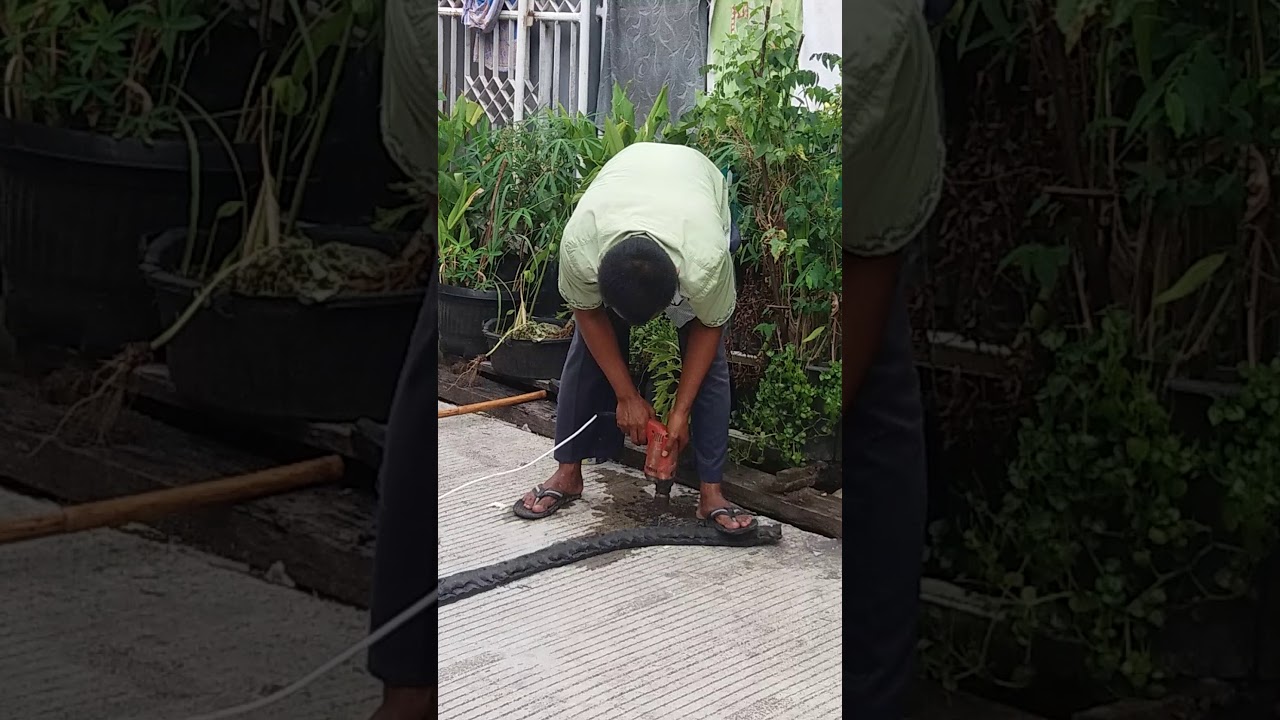 Cara pemasangan polisi tidur di jalan beton| tanggul jalan dari ban mobil bekas