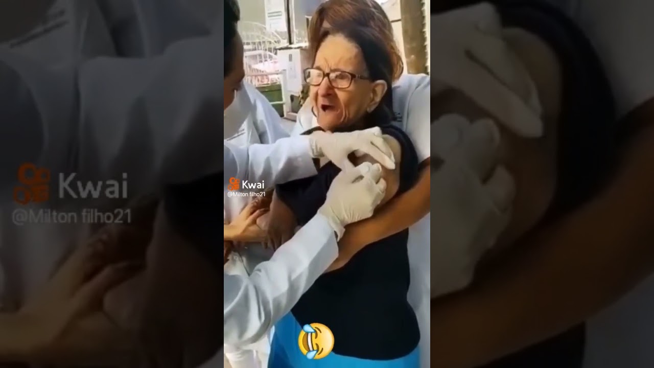 velhinha tomando vacina kkk #memes #video #viral