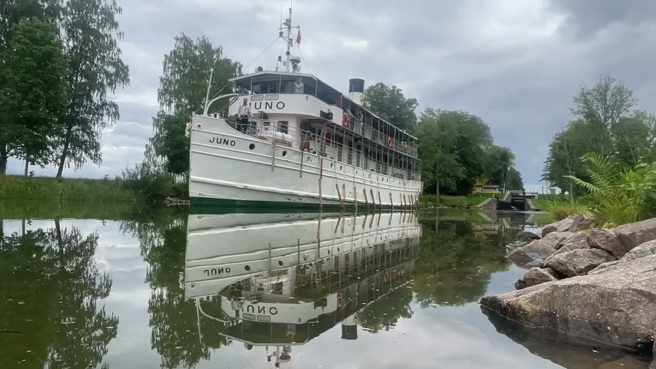 Med klassikern Juno på Göta kanal