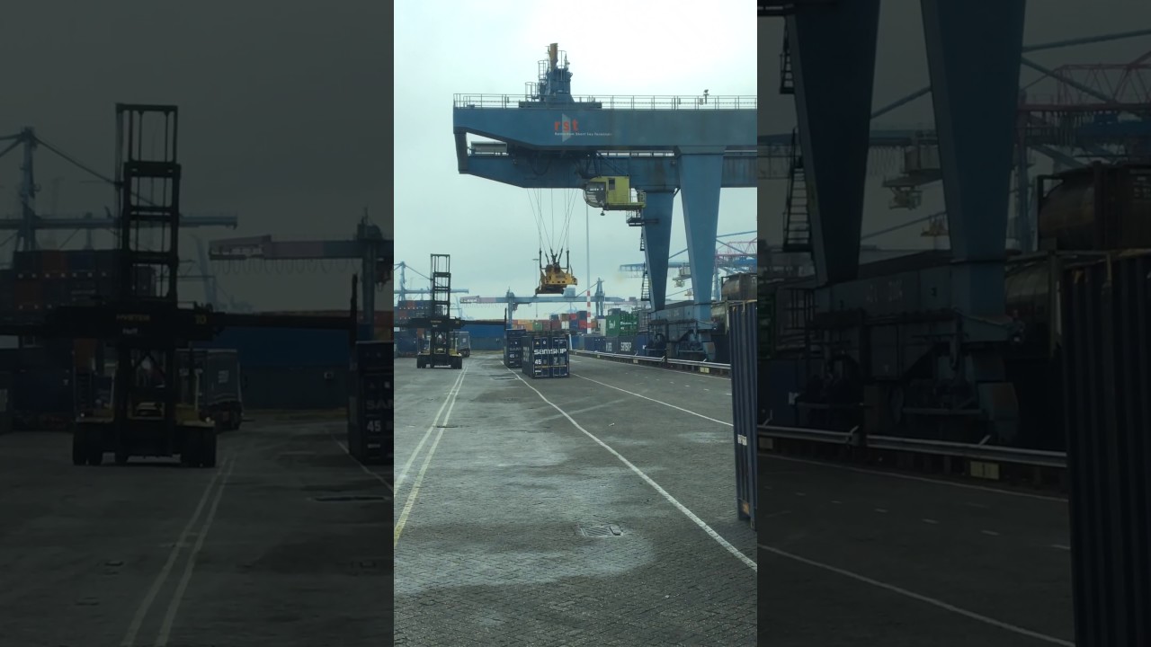 #rotterdam  short sea terminal RST Zuid/South Gate 5 / lane 3 / 144 intermodal