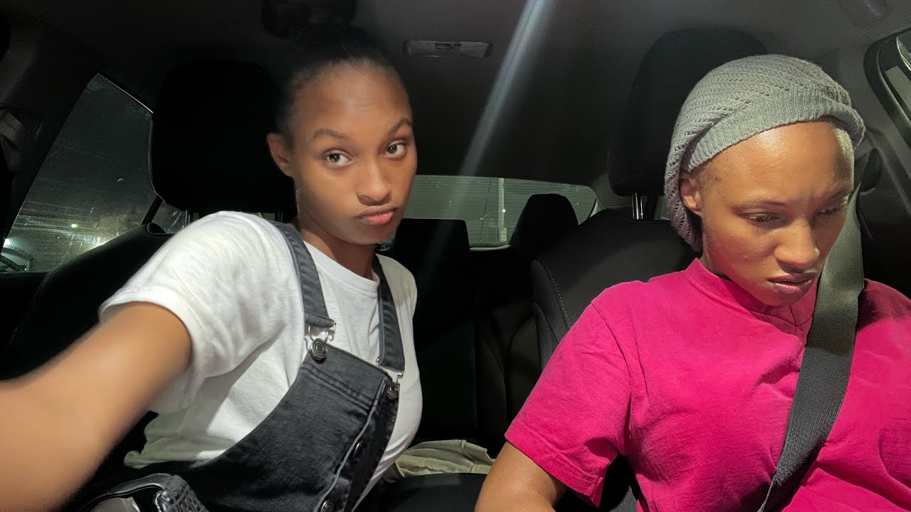 SQUIDWAR￼DS NOSE CUPCAKE REACTION ON MOM (SHE ENJOYED IT 🥰)