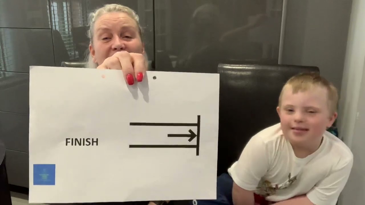 Makaton for ‘FINISH / END’ 🏁