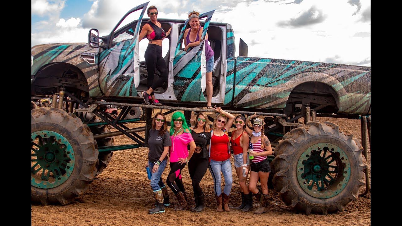 Dirt Divas at Redneck Mud Park