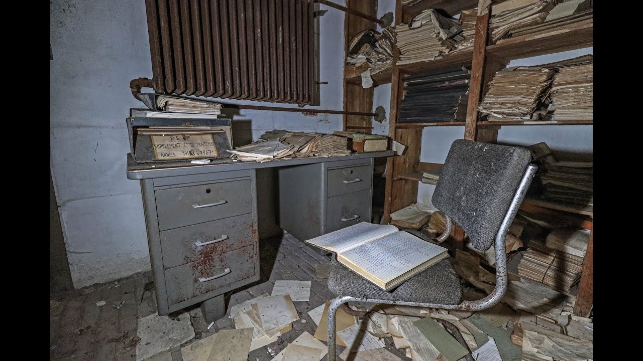 Urbex -  Hoe komen we in het gemeentehuis?