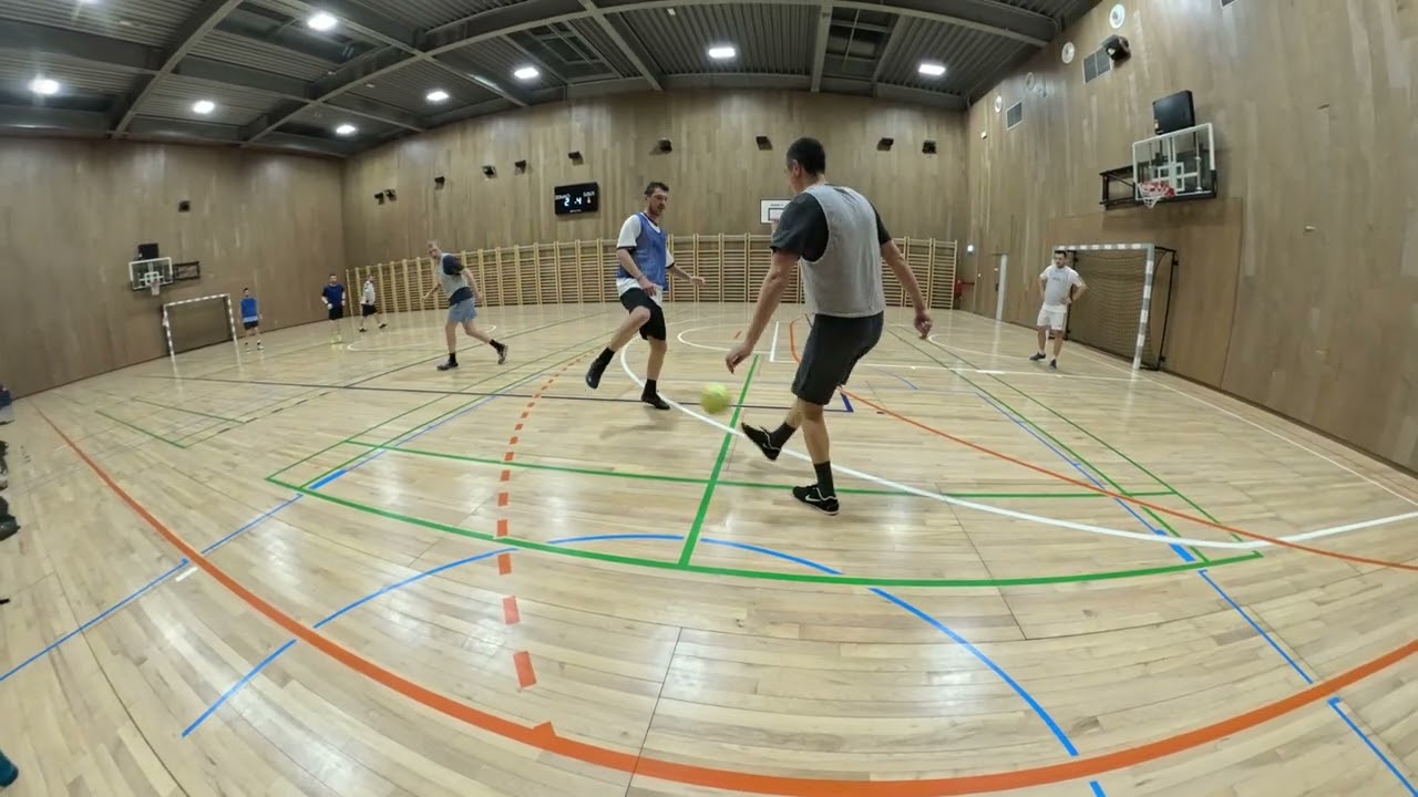 Эпическая схватка в футзале: навыки и голы ⚽🔥