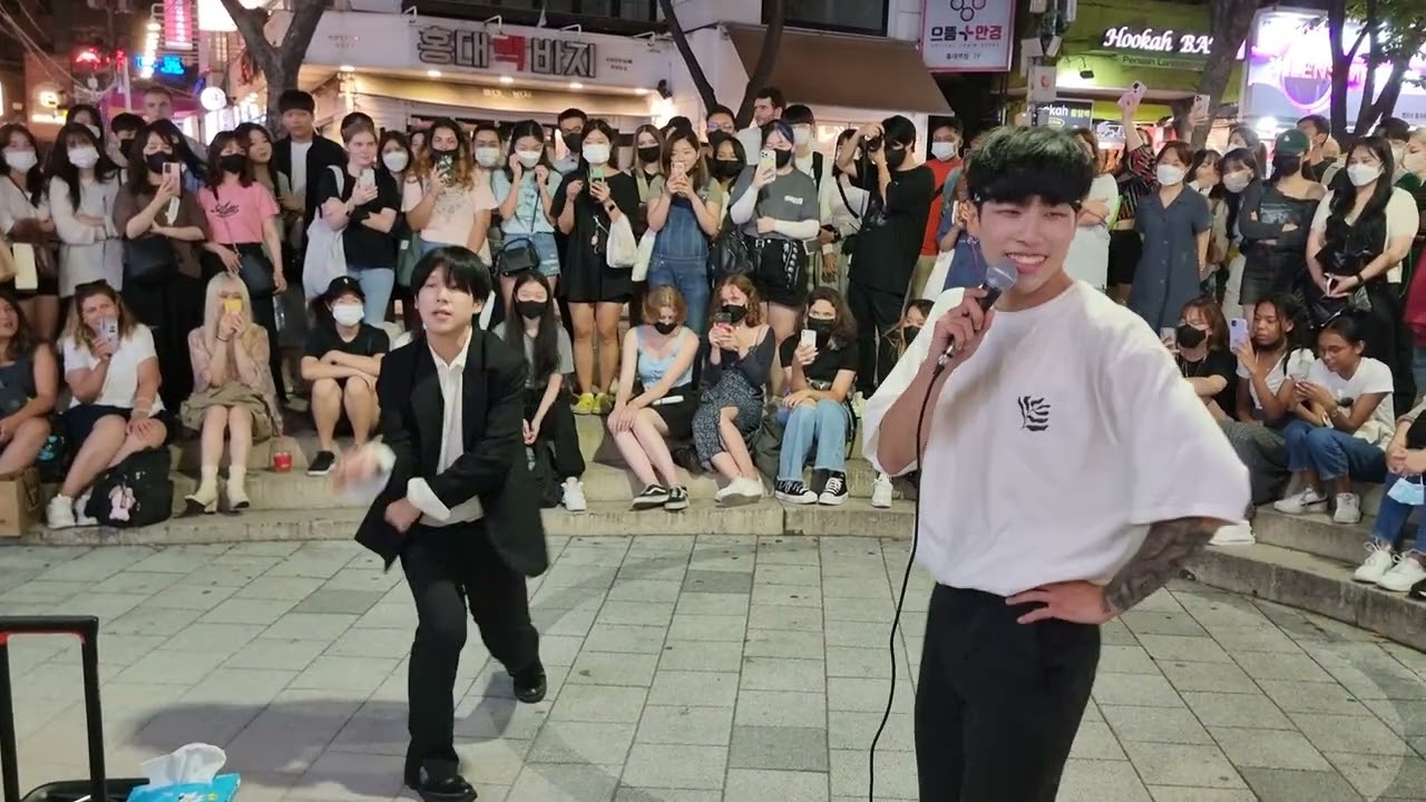 THURSDAY. HARANG & JAENEUNG. EXHILARATING INTERACTIVE BUSKING. HONGDAE STREET.
