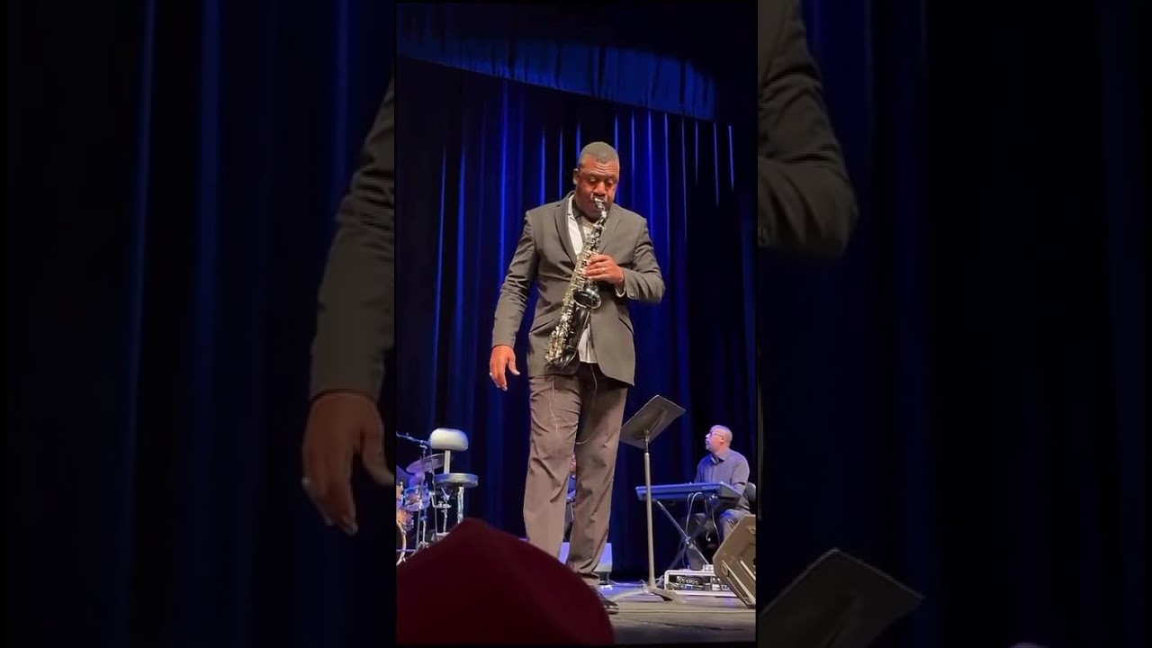Tim Cunningham performing Whip Appeal live October 24, 2025 at KPAC - Hot!!!!!!!!
