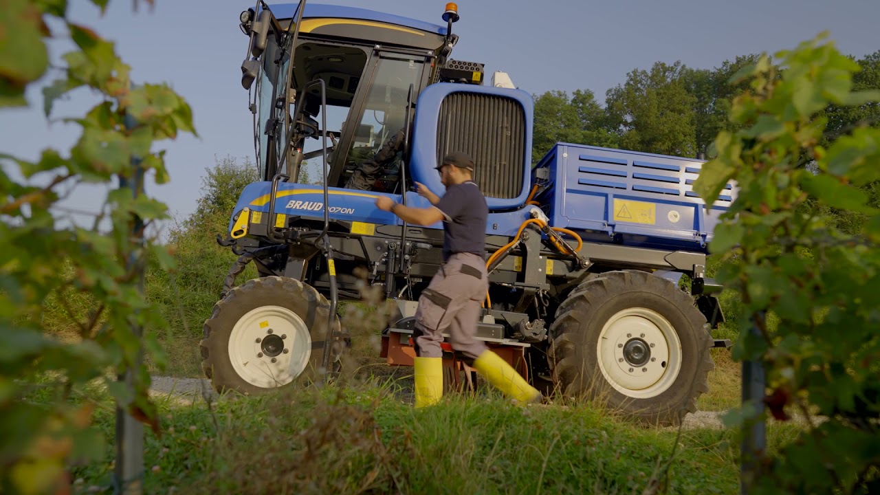 AGXTEND XPN concept on #NewHolland #BRAUD 9000N straddle tractors