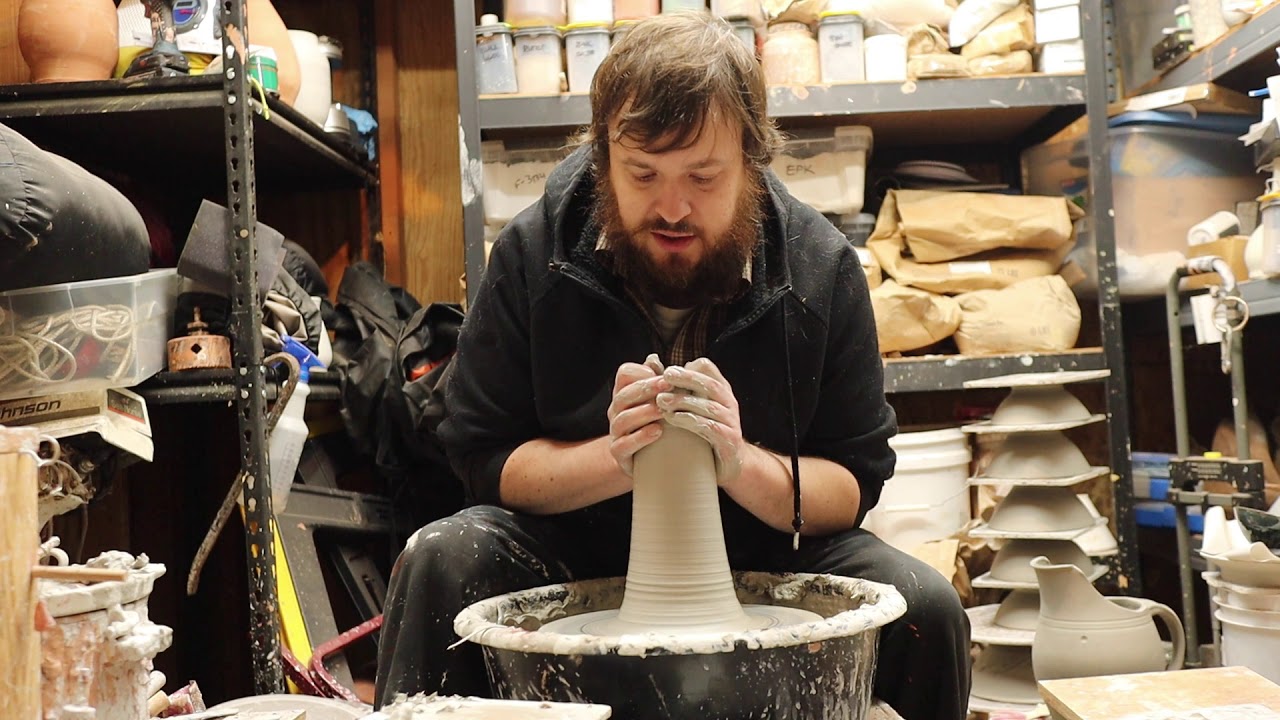 Porcelain vase demonstration