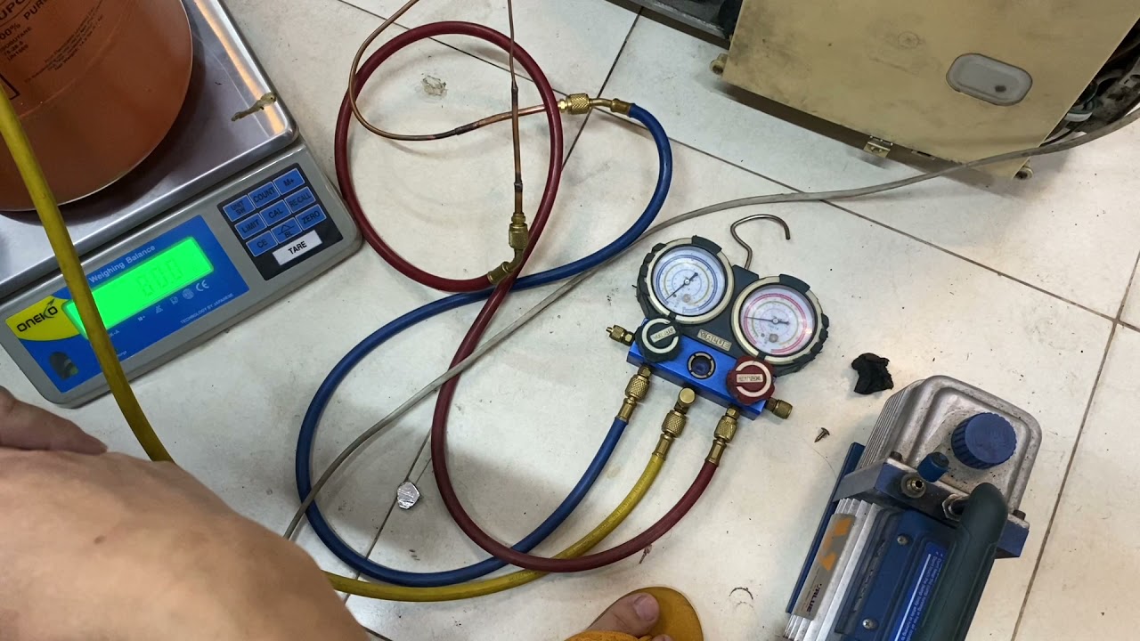 Nạp gas R600 cho tủ toshiba (Dạy nghề Võ-Hà 0913000595)