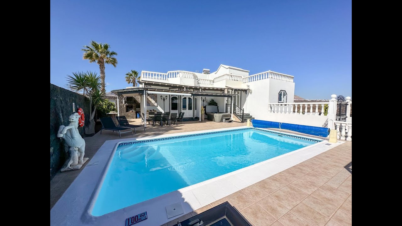 Luxury property for sale in Los Mojones, Puerto del Carmen EXCLUSIVE to Roper Properties. Ref 3397.