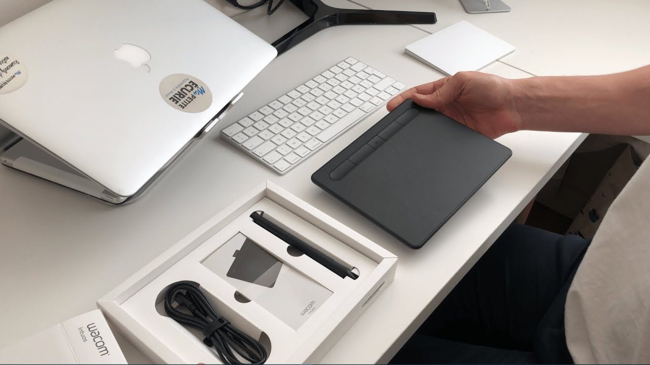 Unboxing tablette Wacom Intuos S : l'outil essentiel pour r&eacute;aliser tes meilleurs cours &agrave; distance !