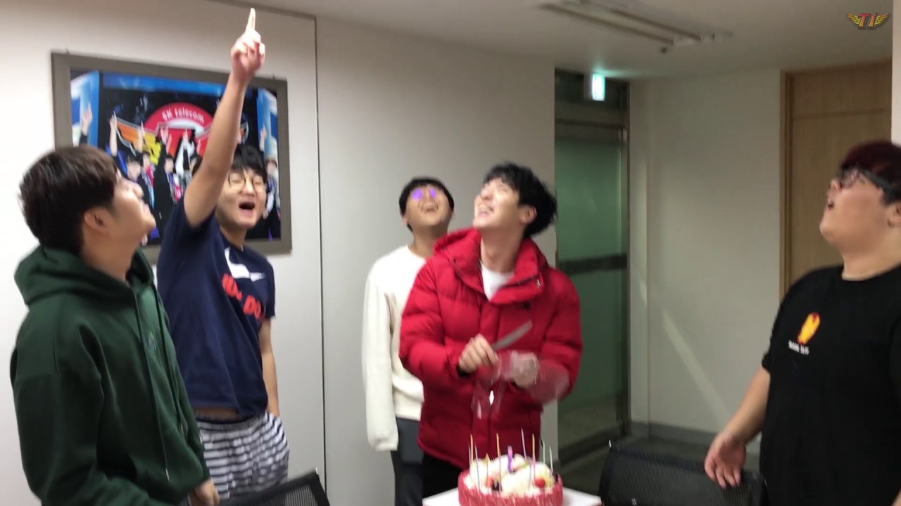 SKT T1 LOL : December 23rd Happy kkOma Day!