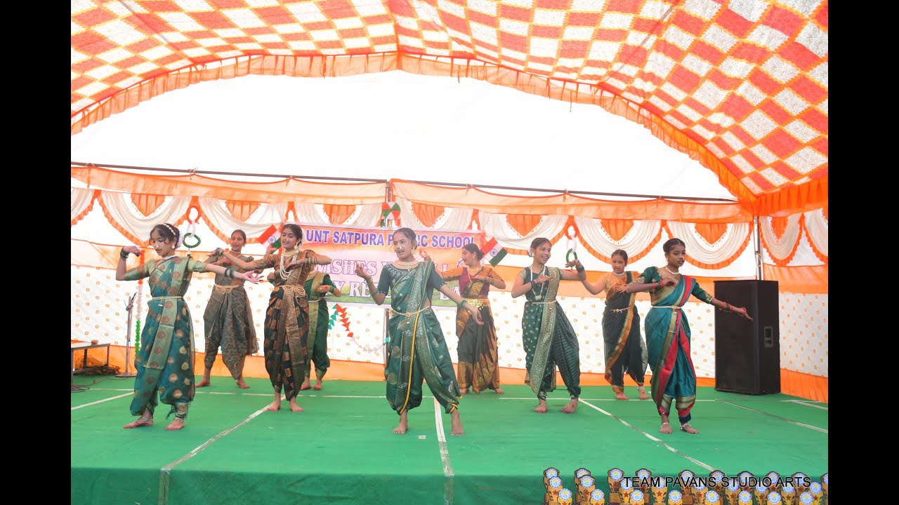 Marathi Dance by School Girls  Traditional folk Performance