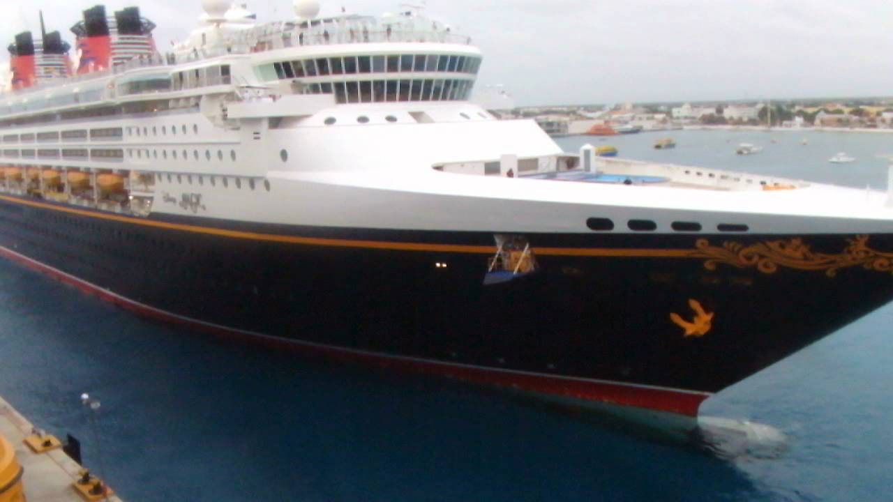 Disney Fantasy & Magic Horn 'Skirmish' at Cozumel