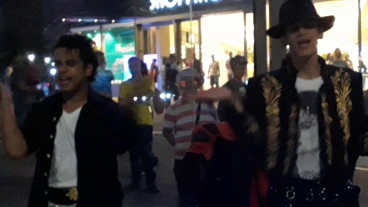 O Show De Felipe e Matheus Na Av.Paulista. Os Irmãos Jacksons.