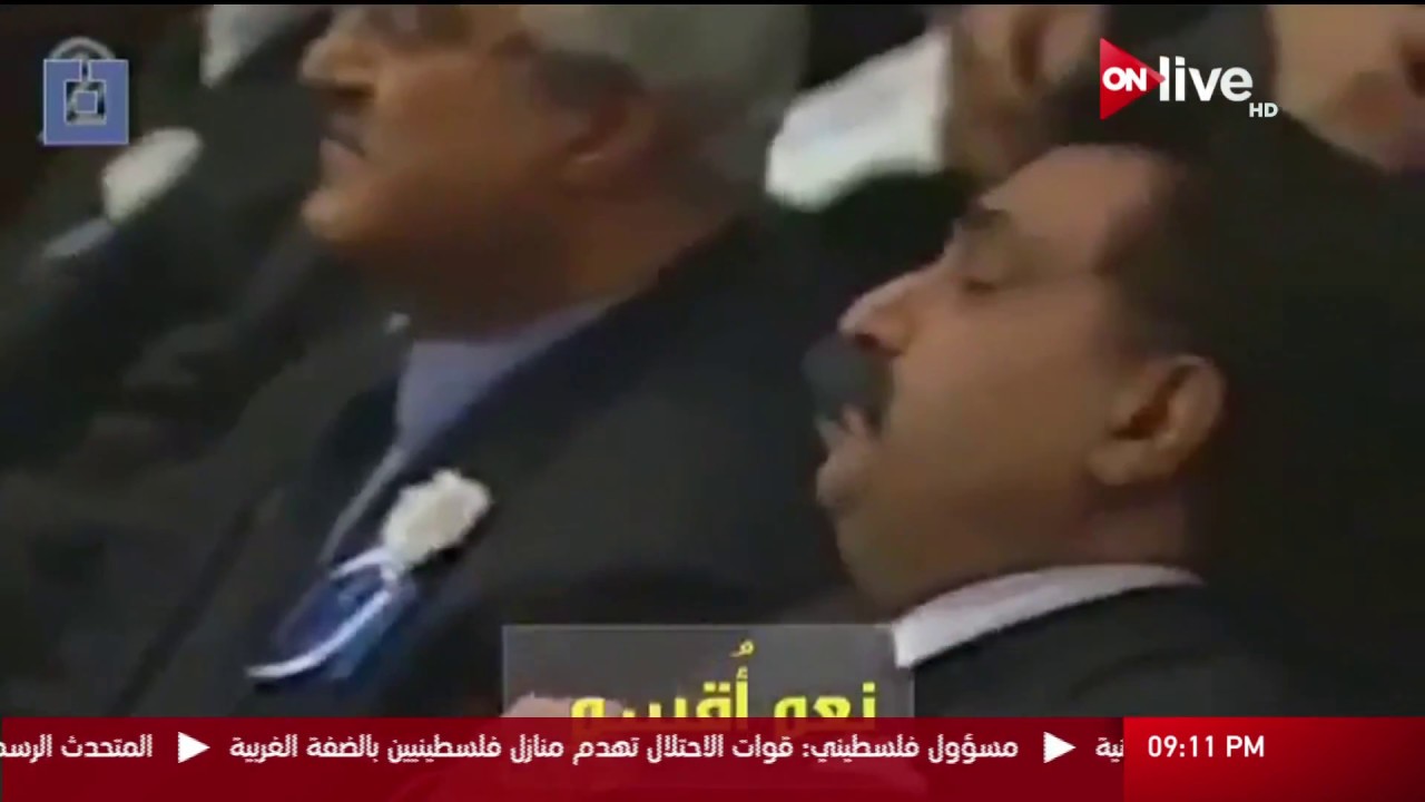 نشطاء يعيدون تداول مقطع فيديو لعزمي بشارة وهو يقسم الولاء يمين لإسرائيل