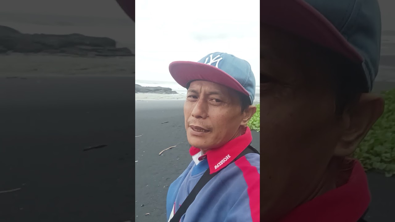 merenung Nung Nung di pantai