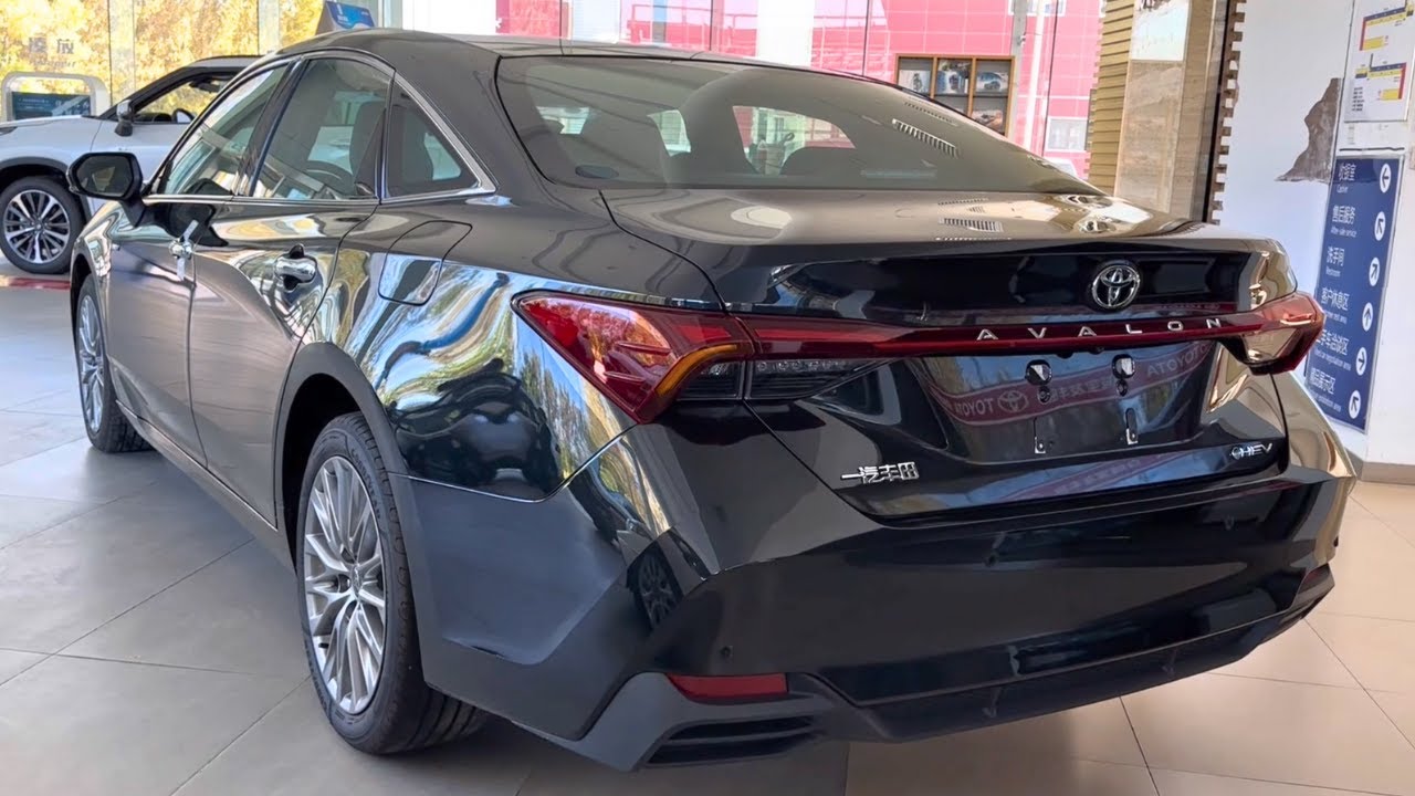 2024 Toyota Avalon Hybrid in-depth Walkaround
