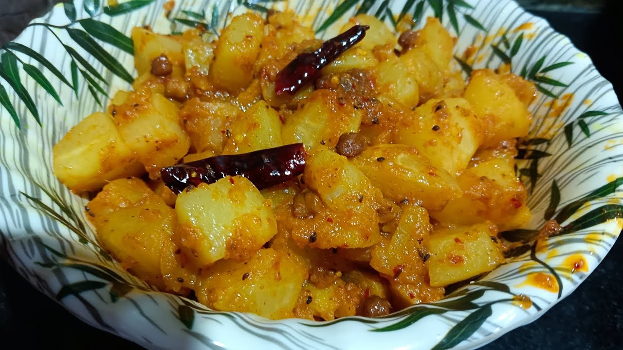 এইভাবে একবার নিরামিষ পেঁপে তরকারি বানিয়ে দেখুন।। 😛😛