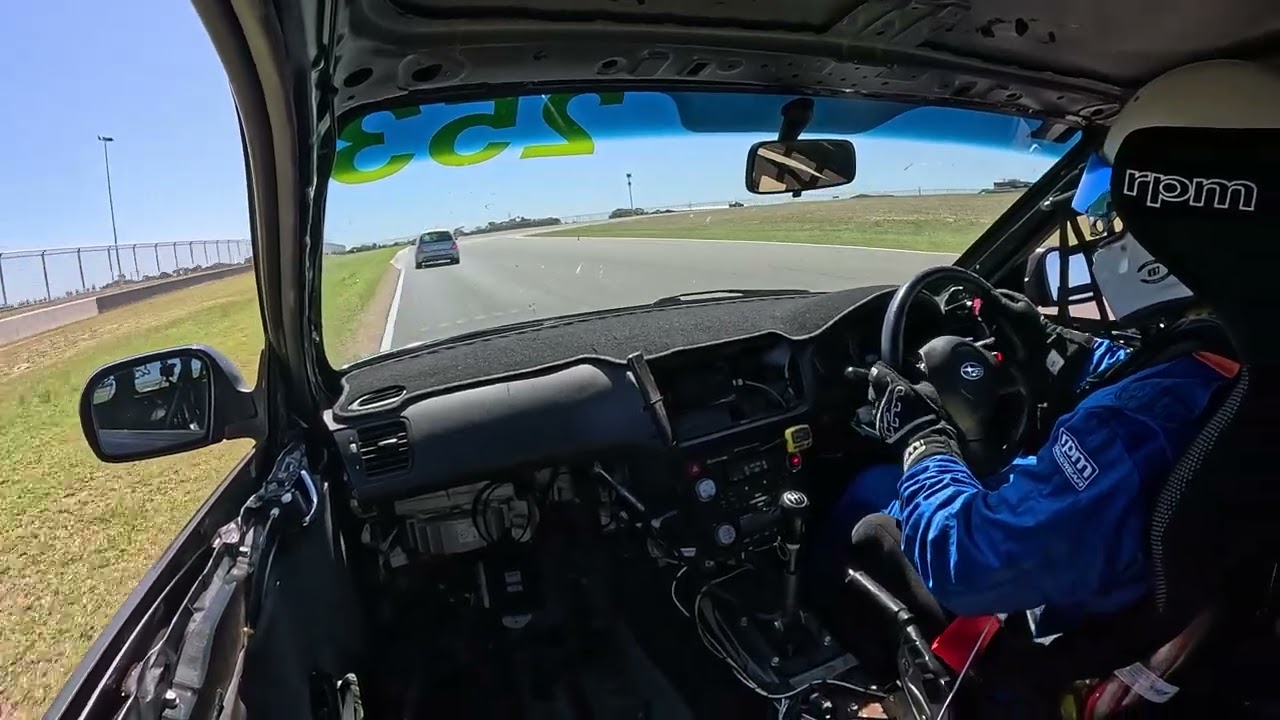 JT outbraking rival clio