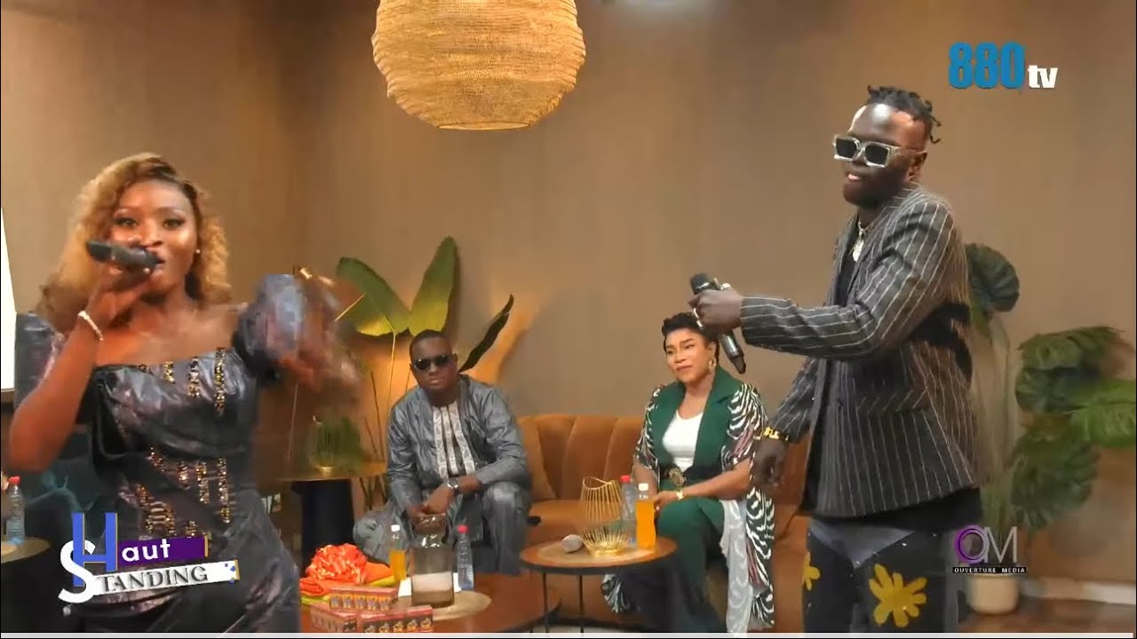 OM TV : ADJI ONE FAIT UNE SURPRISE A DJENEBA DANS l'EMISSION HAUT STANDING #880tv