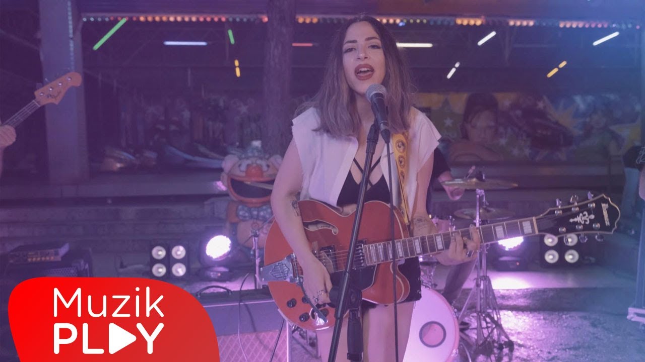 Ezgi Pekel - Atlıkarınca (Official Video)