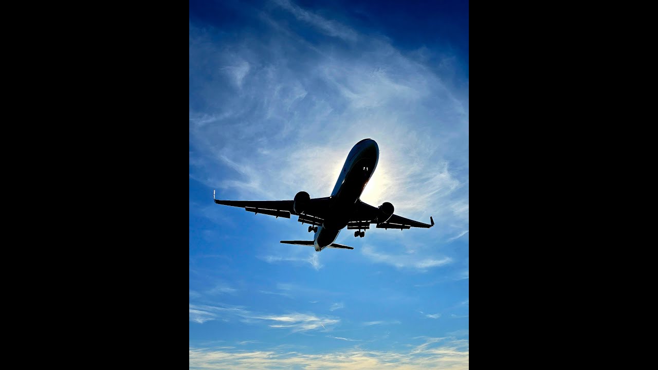Toronto Pearson Airport A380 - B747 - A350 - B777 ... Takeoffs and Landings