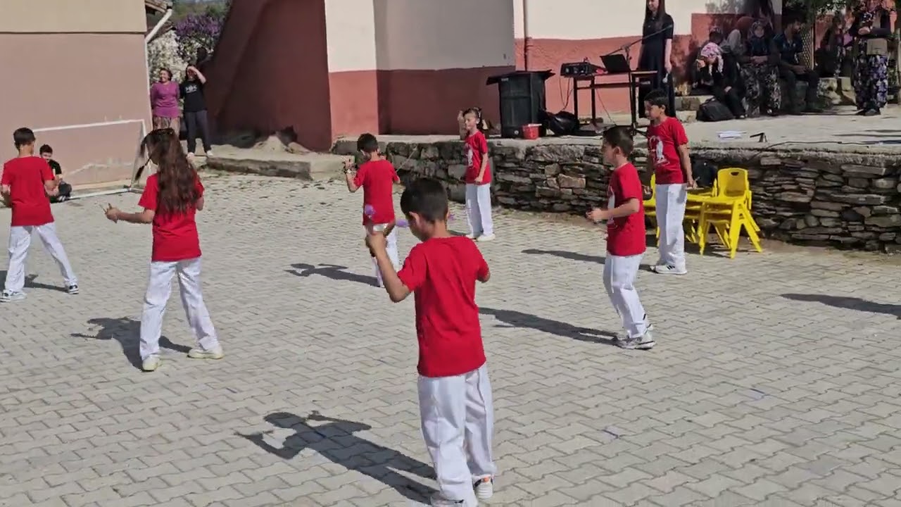 DEMİRCİ'nin ULACIK köyünde 23-Nisan Ulusal Egemenlik ve Çocuk Bayramı Kutlama Töreni 2025..