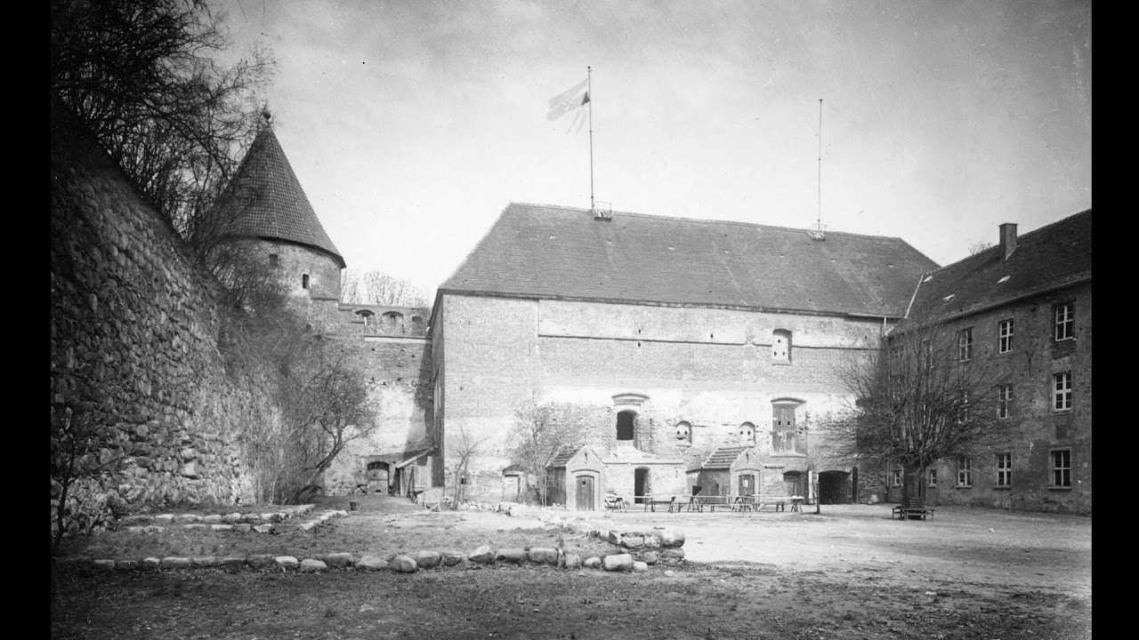 Przedwojenny Bytów.  Zamek,  cz.  3