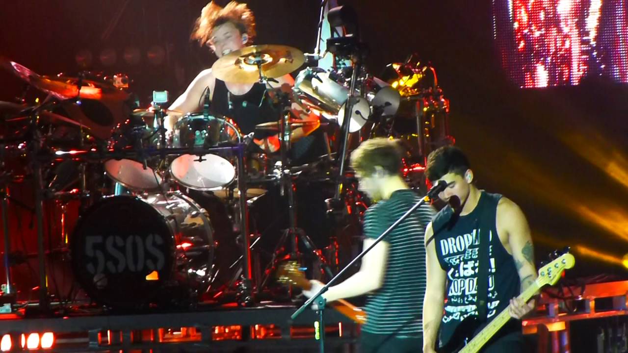5SOS - Catch Fire (7th April 2016 London O2 Arena)