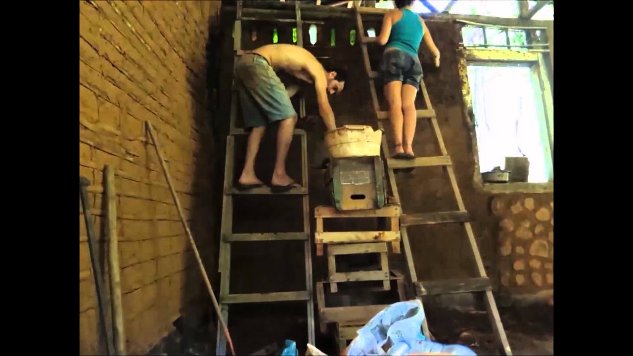 LoWconstrutores: Bio-construção em pau-a-pique no Pindorama