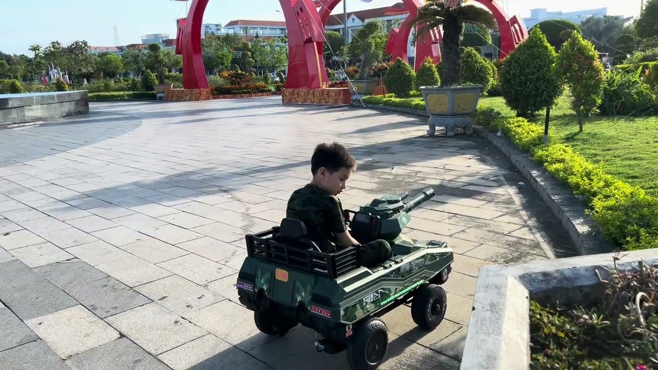 Chiều Chiều Ra Quảng Trường Bạc Liêu Lái Xe Tăng @NguyenTrang-BacLieu 