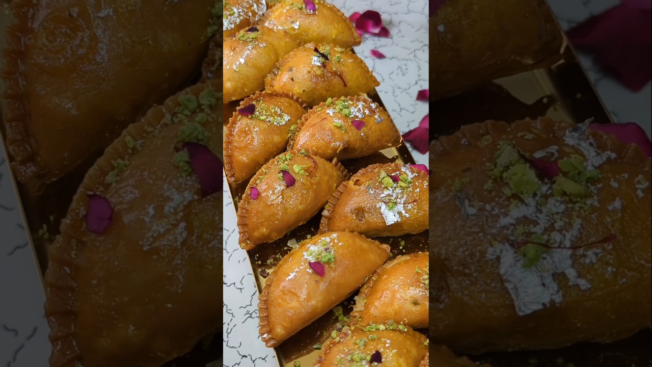 Mawa Chashni Gujiya - Holi Sweet | खस्ता रसीले मावा गुजिया #gujiya #holispecial #geetascooking