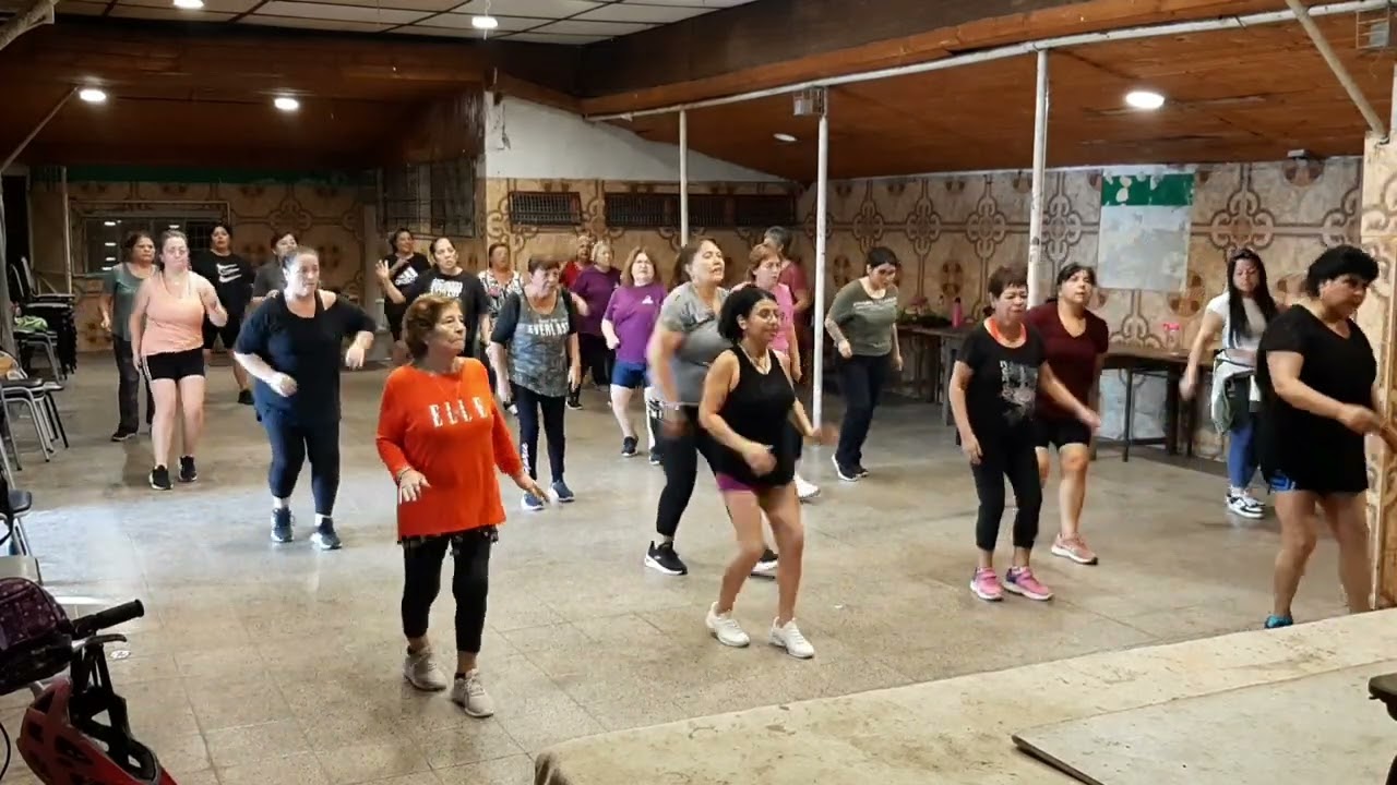 Baile entretenido 14 Viernes 13 de Marzo 2026 profesora Angela Sierra club los 120 lo Espejo