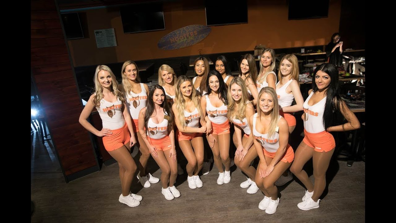 Neue „Hooters“-Filiale auf der Reeperbahn in Hamburg: So lief das „Chicken-Casting“