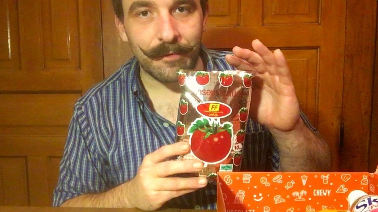 ASMR-TASTING TREATS FROM AROUND THE WORLD (MUNCHPAK REVIEW)