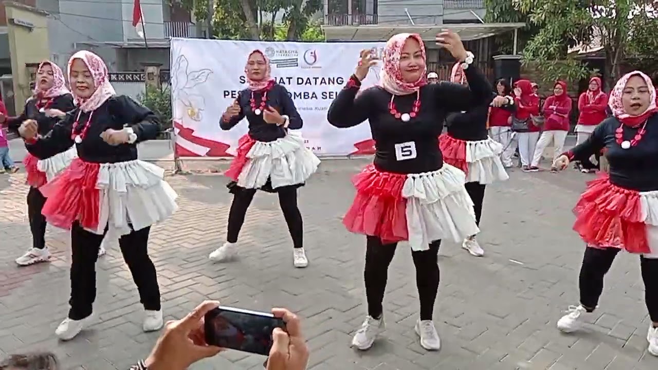 lomba senam HUT RI ke 78 sanggar syantiek