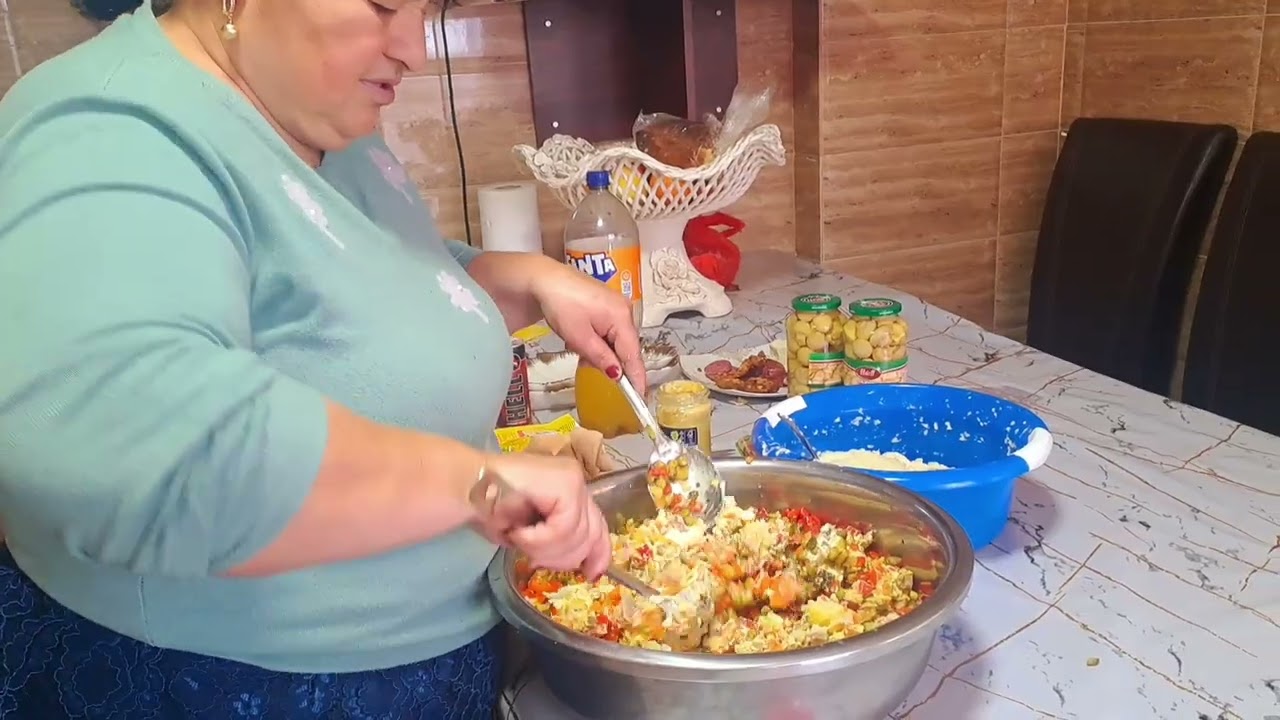 Ce Sărbătoare Sărbătorim Mâine Silvia Și Soacra Ei Fac Pregătirile 