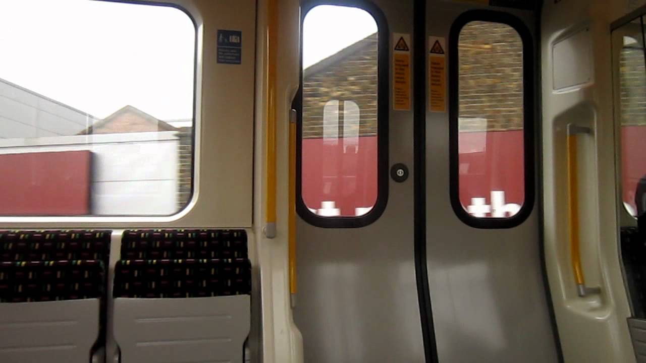 London Underground Hammersmith & City Line (21306, S7 Stock): Goldhawk Road - Westbourne Park