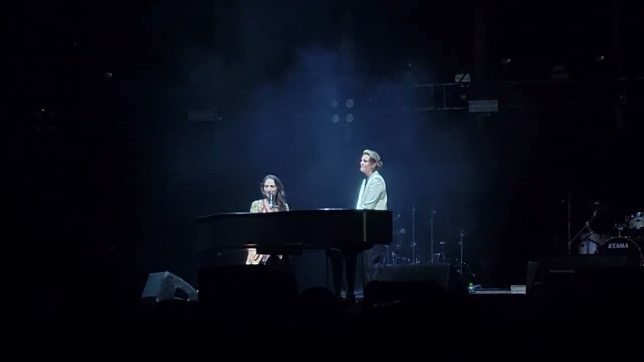 2023-01-11 Sara Bareilles & Brandi Carlile 