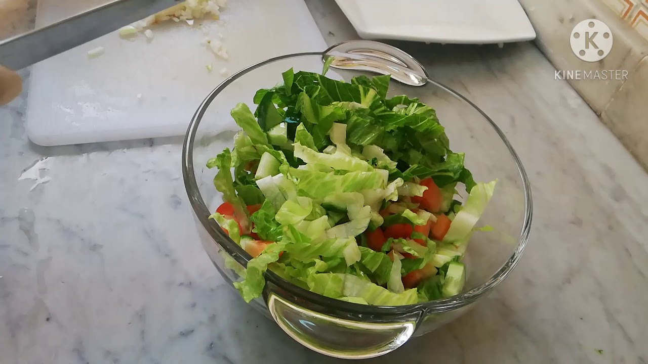 MIX VEGETABLE SALAD/LETTUCE/TOMATO/CUCUMBER/ONION AND CORN/W/DRESSING LEMON/SALT AND PEPPER