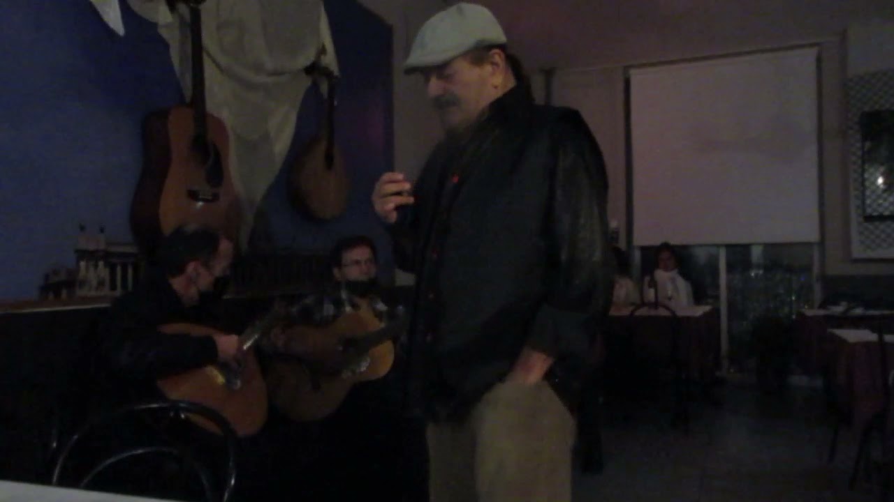 CARLOS DE ALMEIDA FADO   , PRESENTE EM  RESTAURANTE GUITARRA COZINHA  REGIONAL , PORTO,