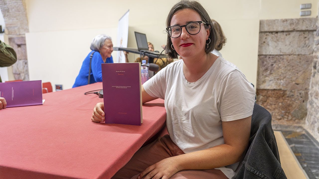 Bego&ntilde;a M. Rueda presenta el libro ganador del Premio Internacional de Poes&iacute;a Antonio Oliver en...