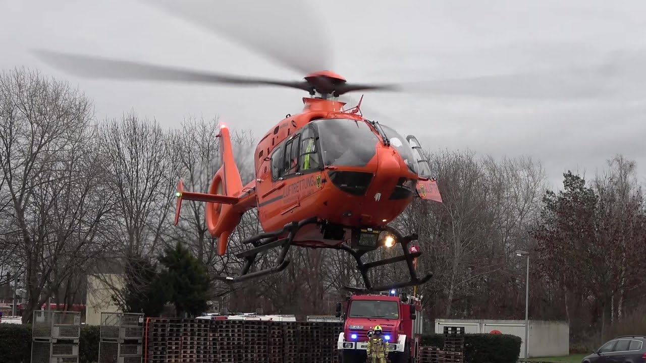 RTH Christoph 3 D-HZSF Luftrettung Köln landet mit Sirene bei BBK in Bonn am 14.01.23
