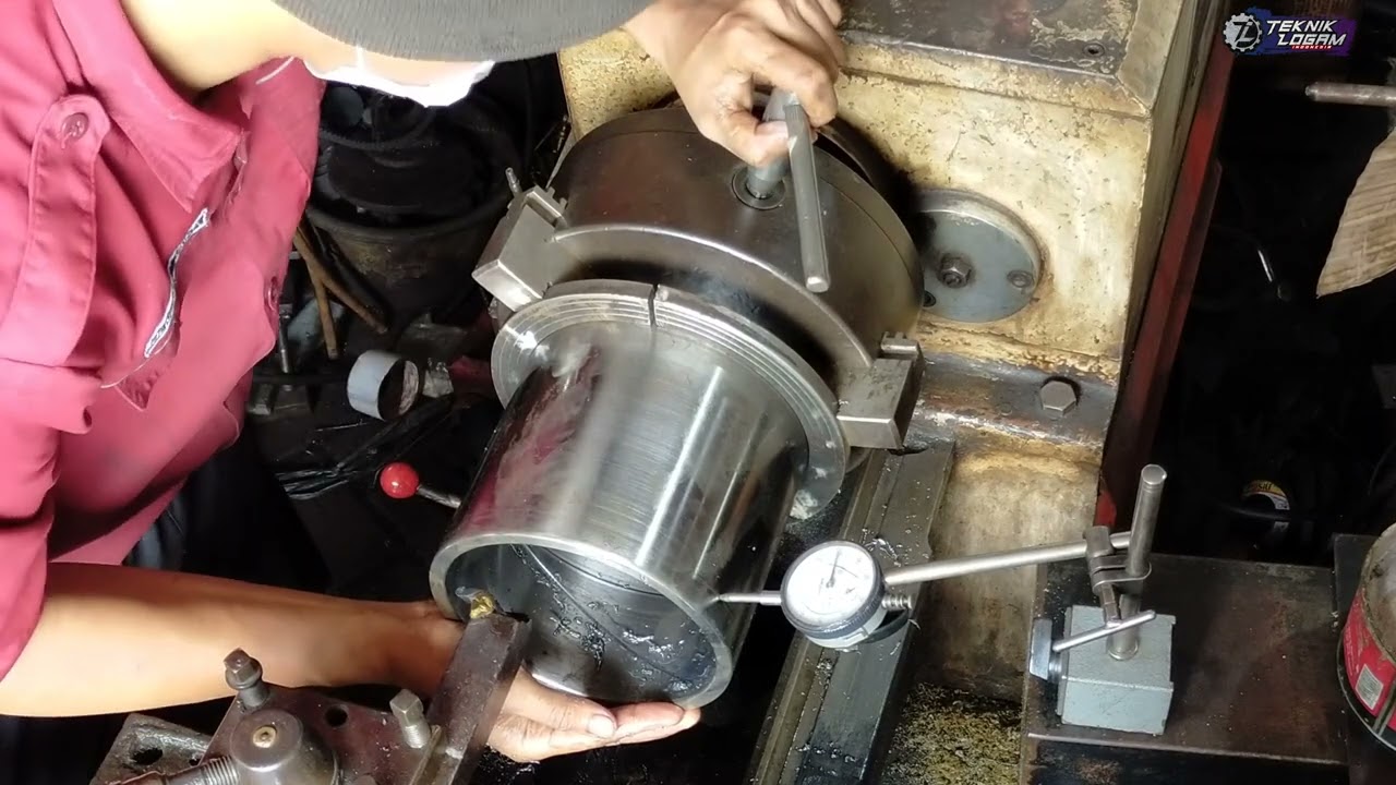 Proses pembuatan alur oli silang || Oil grooves in bush